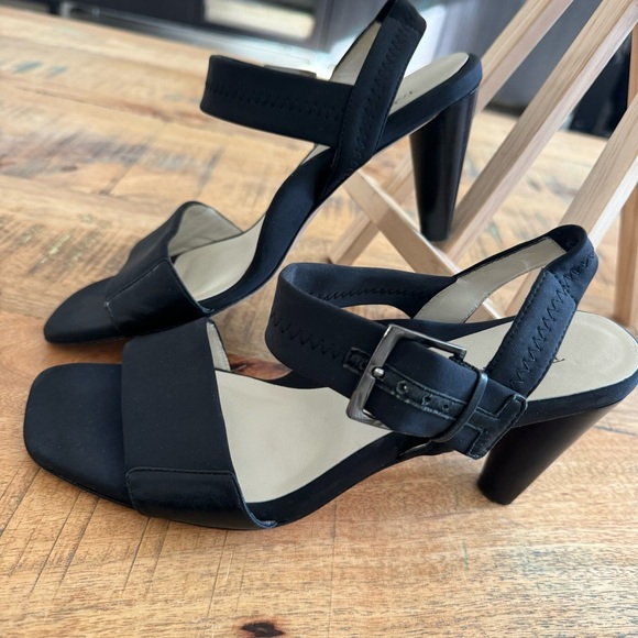Taryn Rose Black Sandals - Picture 6 of 17